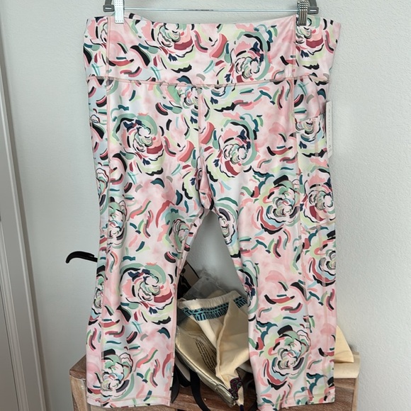 Athleta Pink Floral Patterned Plus Leggings SZ 3X NWT - Picture 4 of 8